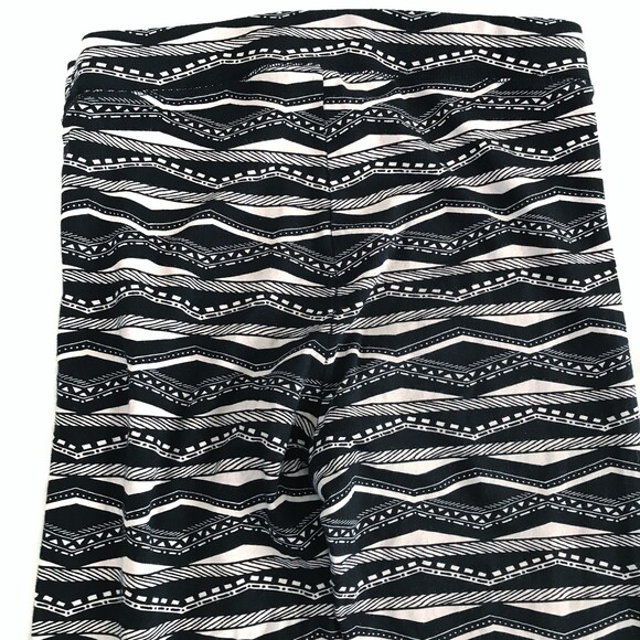 PINK Victoria's Secret VS Dog Small Black White Cotton Geometric Leggings - Picture 7 of 10